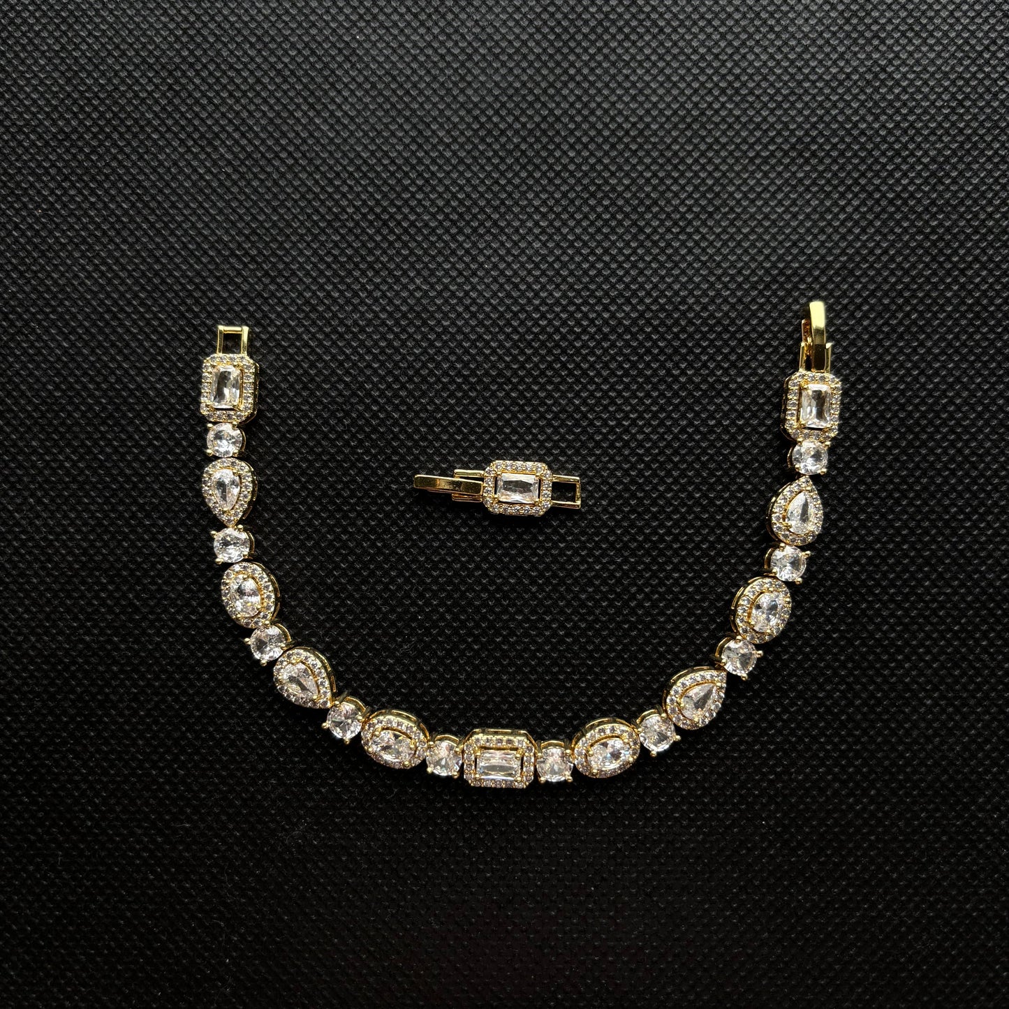 Cubic Bracelet (Gold)