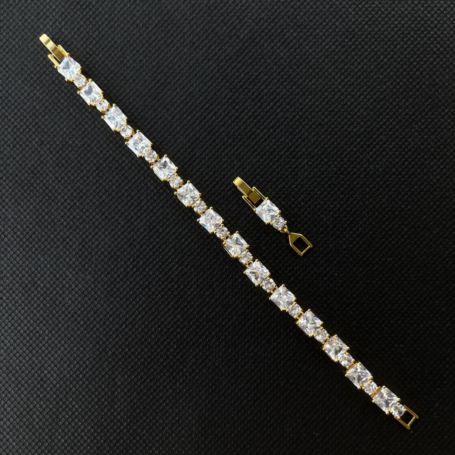 Square Crystal Bracelet (Gold)