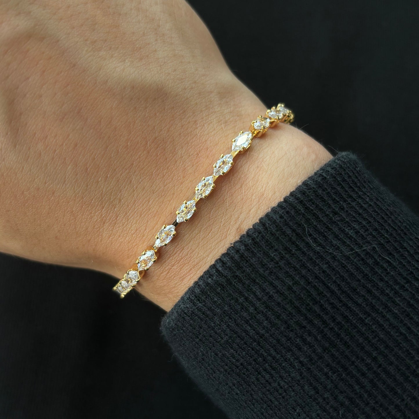 Tiny Crystal Bracelet (Gold)