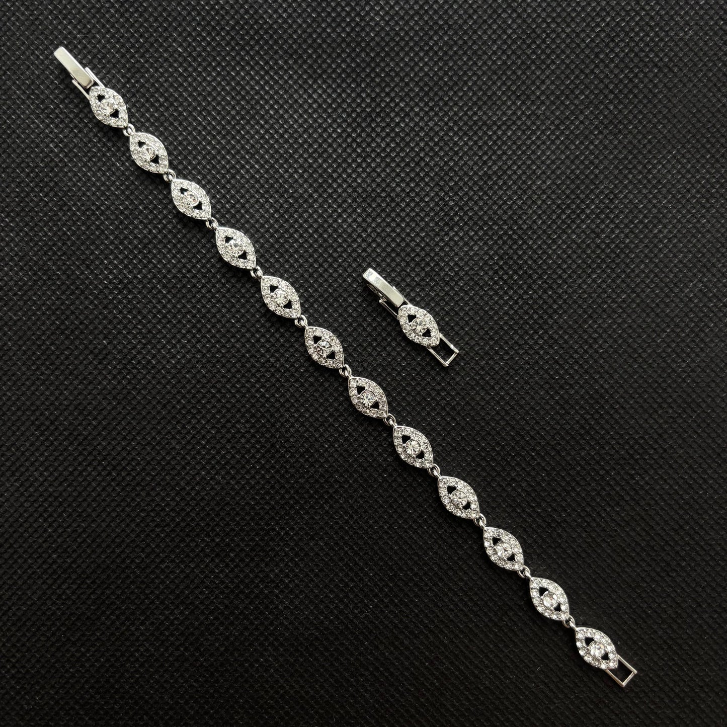 Angel Eyes Bracelet (Silver)