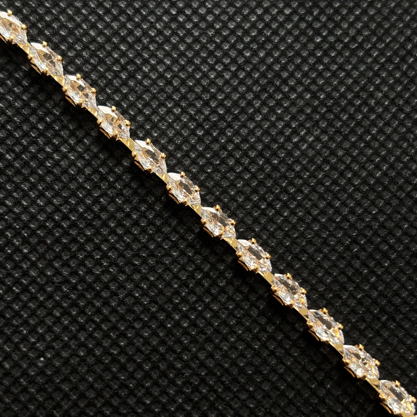 Tiny Crystal Bracelet (Gold)